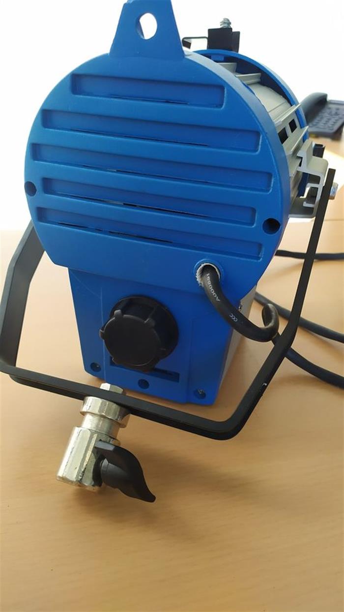 LUCE SPOTLIGHT STUDIO 650 W LENTE FRESNEL 7