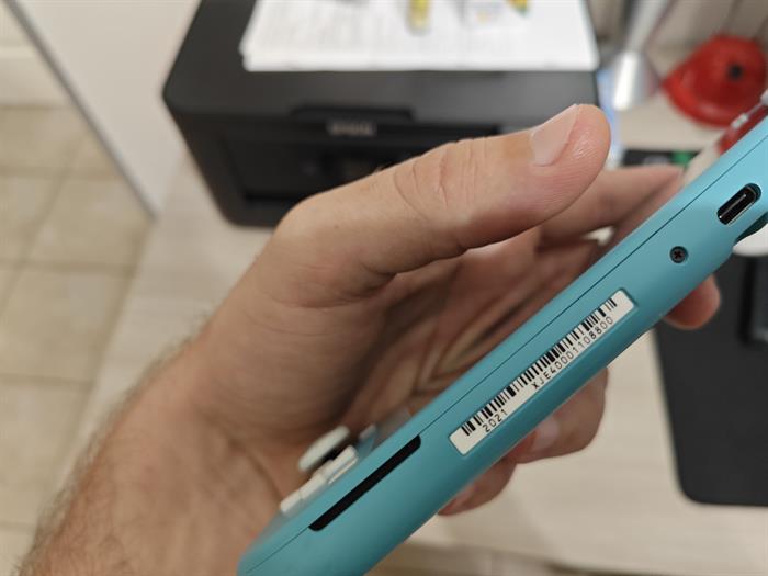 NINTENDO SWITCH LITE CONSOLE PORTATILE 2