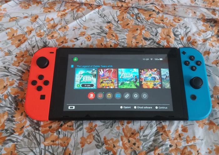 NINTENDO SWITCH 4