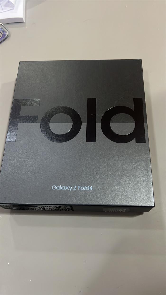 SAMSUNG FOLD Z4 4