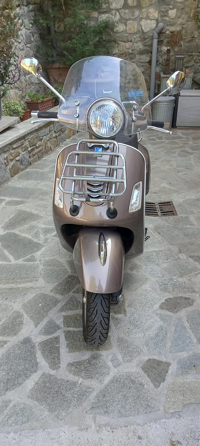 VESPA GTS 300 TOURING 3