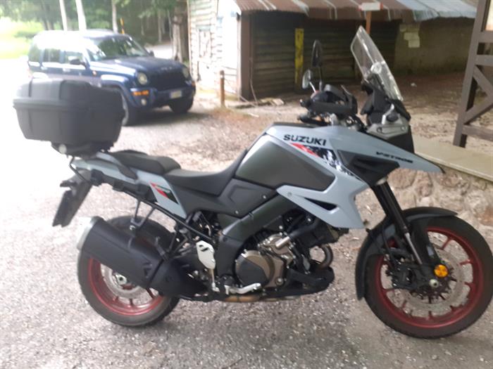 MOTO SUZUKI V-STROM 1050 SE