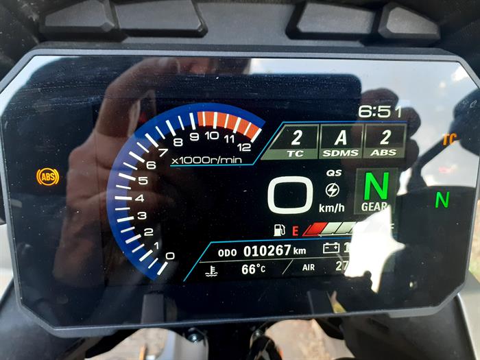 MOTO SUZUKI V-STROM 1050 SE 2