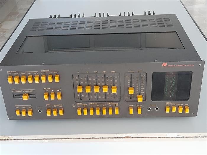 AMPLIFICATORE INTEGRATO VINTAGE